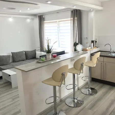 Aparts House - Balkon-Wifi-Kitchen Essen Extérieur photo