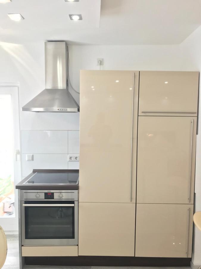 Aparts House - Balkon-wifi-kitchen Essen