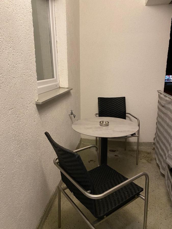 Aparts House - Balkon-wifi-kitchen * Essen