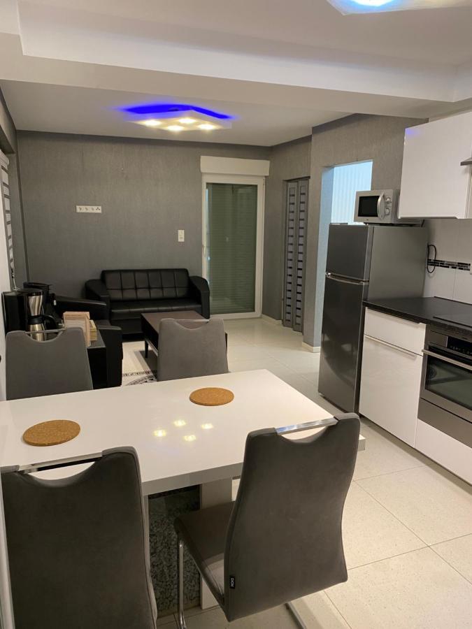 Aparts House - Balkon-wifi-kitchen