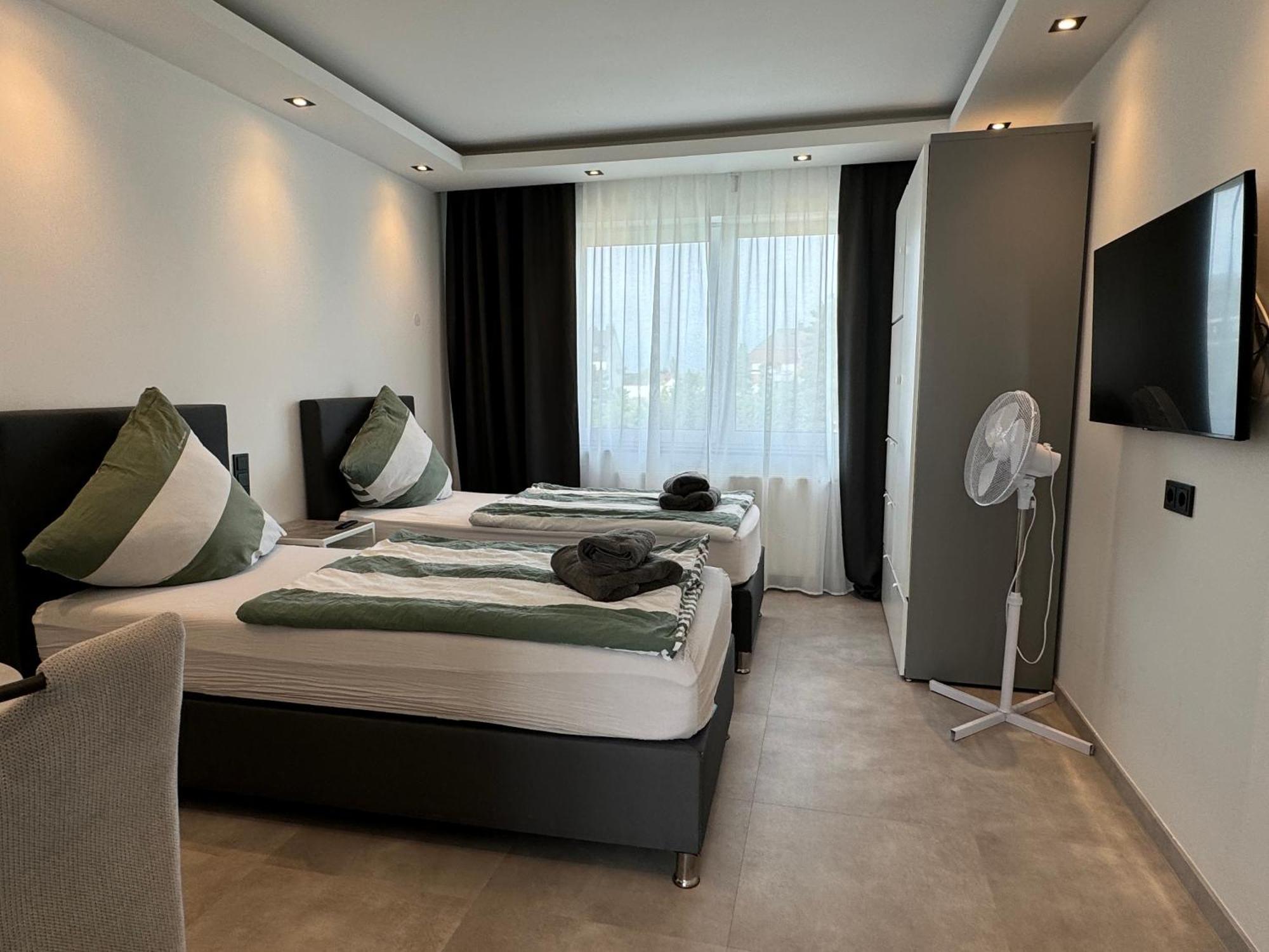 Aparts House - Balkon-wifi-kitchen Essen